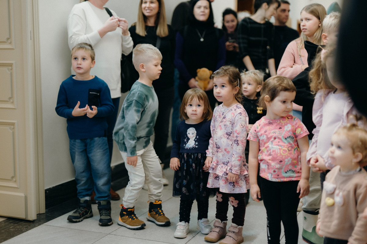 Rodinná divadelná prehliadka zákulisia Stratená rukavička